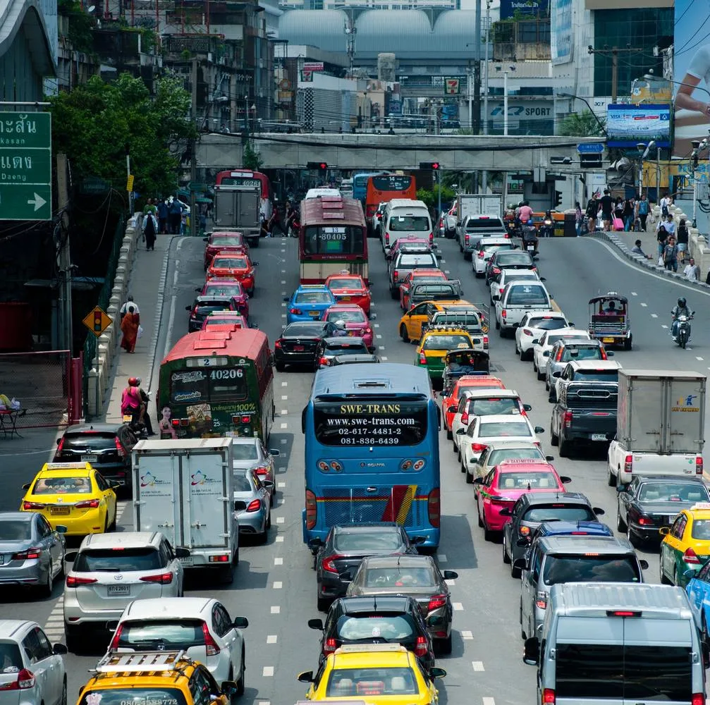 ¿POR QUÉ CAMINAR ES MÁS RÁPIDO QUE CONDUCIR?